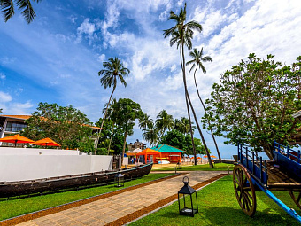 Отель CALAMANDER UNAWATUNA BEACH 3*