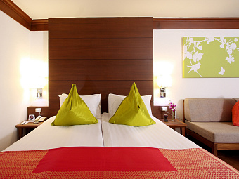 . .  KAMALA BEACH HOTEL & RESORT 4*. Deluxe room.