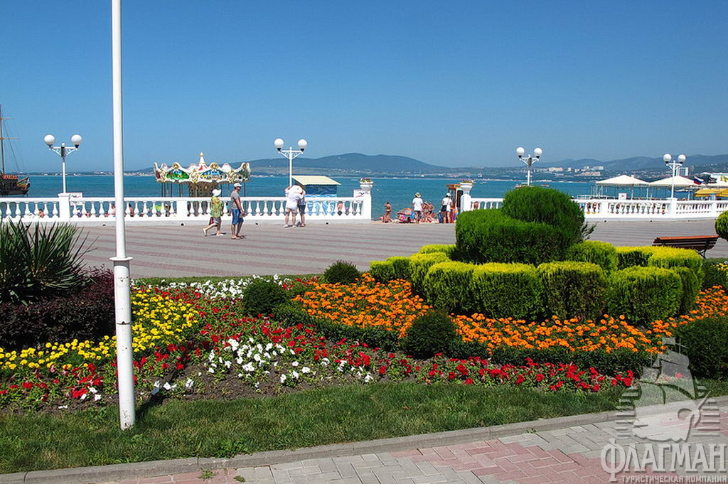  Цветник на набережной.