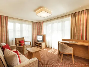Отель OESTERREICHISCHER HOF HOTEL 4*