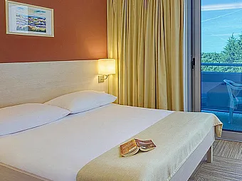 VALAMAR CRYSTAL 4*