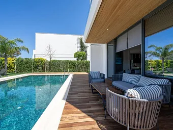 THE NORM COLLECTION DOOR'A 5*