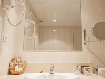 Отель HIMALAIA SOLDEU 4*