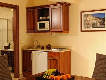 LEFTERIS APARTMENTS 3+*