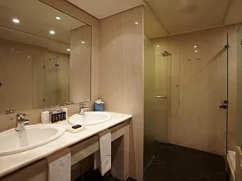 Отель CLIFF BAY 5*