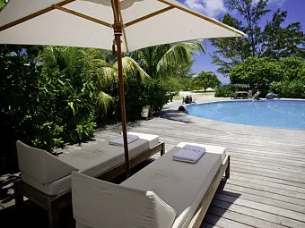 Отель DENIS PRIVATE ISLAND 4*