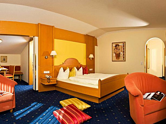 Отель KOHLERHOF HOTEL 4*