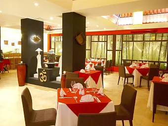 Отель GOLDEN PARNASSUS 5*