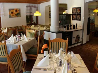 Отель EVIANQUELLE HOTEL 3*