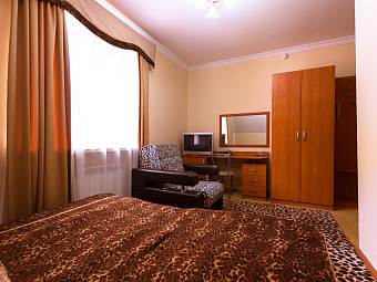 ШАТО ЛЕОПАРД 3*