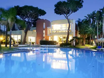 Отель ALBERGO LA REGINELLA RESORT & SPA 4*