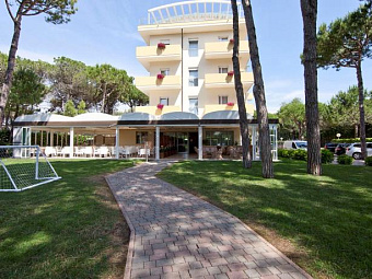 APARTHOTEL LA PINETA 4*