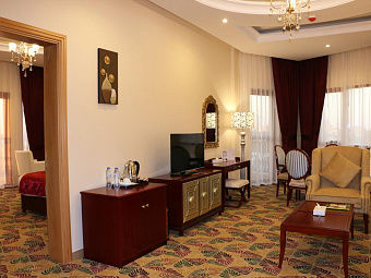 RED CASTLE HOTEL 4*