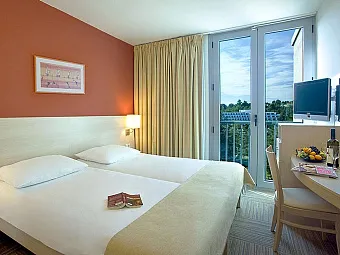 VALAMAR CRYSTAL 4*