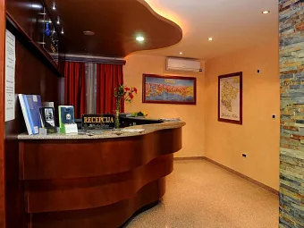 Отель DOLCE VITA HOTEL 4*