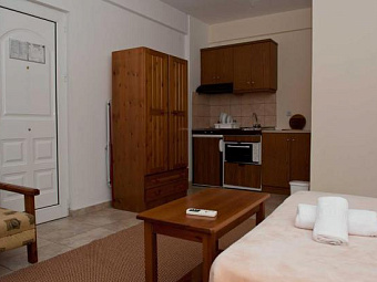 AITHRIO HOTEL 2+*