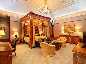 Отель NUSA DUA BEACH HOTEL & SPA 5*