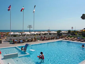 Отель CESARE AUGUSTUS 4*