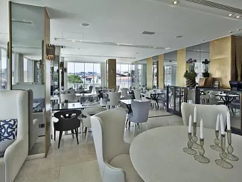 Отель ALTIS AVENIDA 5*