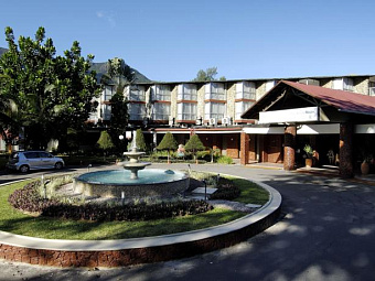  BERJAYA BEAU VALLON BAY RESORT 4*