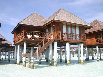 OLHUVELI BEACH & SPA RESORT 4*