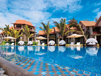 CRYSTALS BEACH RESORT & SPA 4*