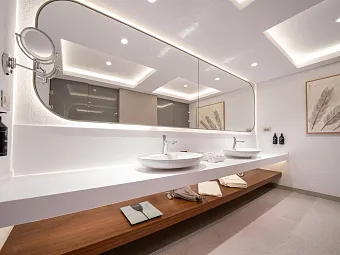 THE NORM COLLECTION DOOR'A 5*