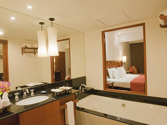IMPERIAL BOAT HOUSE HOTEL 4*