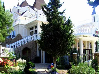 Крым. Алушта. Отель Камелот 4*.