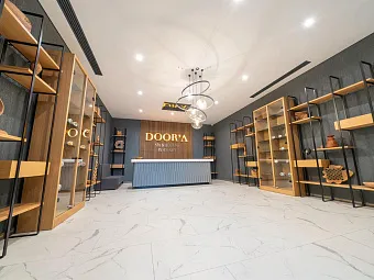 THE NORM COLLECTION DOOR'A 5*