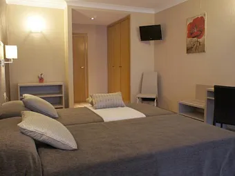 Отель COSMOS HOTEL & APARTHOTEL 3*