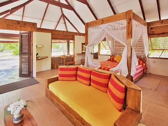 Отель BIRD ISLAND LODGE 3*
