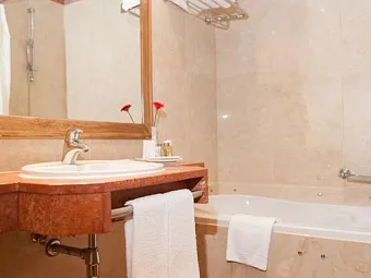 Отель REAL PALACIO 5*