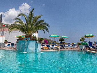 CASTIGLIONE VILLAGE HOTEL 4*
