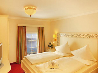  GRAND HOTEL ZELL AM SEE 4*