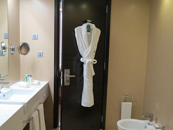 Отель COSMOPOLITAN HOTEL 4*