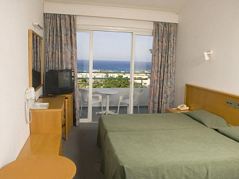  ADELAIS BAY HOTEL 3*