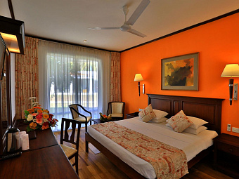 HIBISCUS BEACH HOTEL & VILLAS 4*