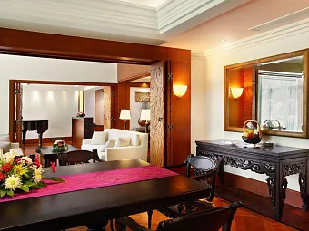 Отель NUSA DUA BEACH HOTEL & SPA 5*