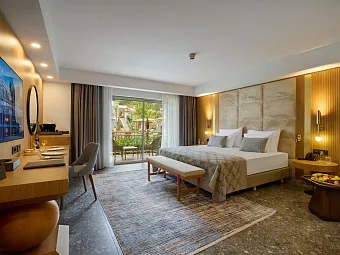 Comfort Lake House Room
