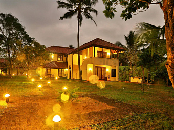 HIBISCUS BEACH HOTEL & VILLAS 4*