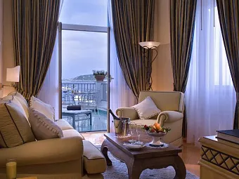 Отель MIRAMARE E CASTELLO 5*