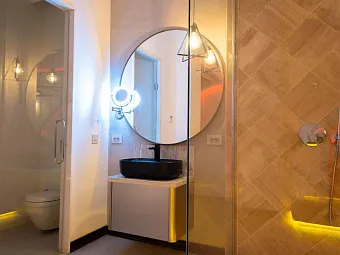 THE NORM COLLECTION DOOR'A 5*