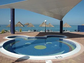 Отель ROYAL BEACH HOTEL & RESORT 4*