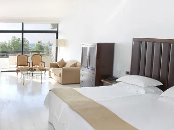  Отель GRECIAN BAY 5*