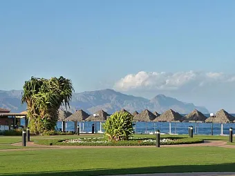 Отель ROYAL BEACH HOTEL & RESORT 4*