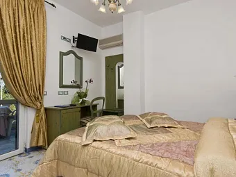 Отель GIARDINO DELLE NINFE E LA FENICE 3*
