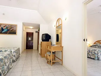 В номере отеля HOLIDAY ISLAND 4*