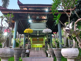 Отель PALM BEACH KUTA 3*