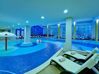 LES Art Resort 4*